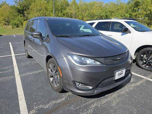 2020 Chrysler Pacifica Touring