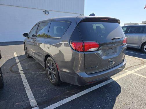2020 Chrysler Pacifica Touring