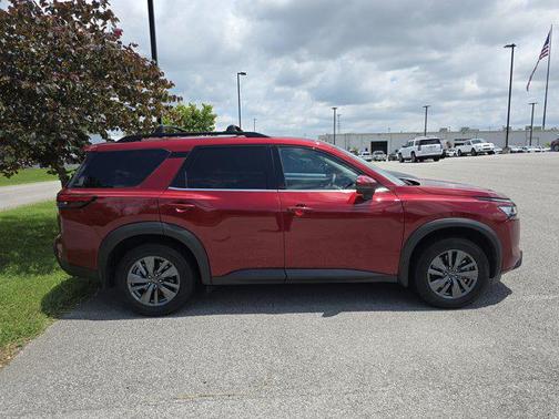 2022 Nissan Pathfinder SV 2WD