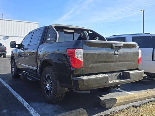 2021 Nissan Titan SV
