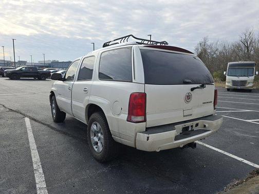 2005 Cadillac Escalade Base