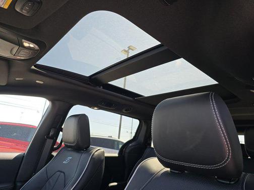 2025 Chrysler Pacifica Hybrid Premium S Appearance Pkg