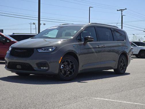 2025 Chrysler Pacifica Hybrid Premium S Appearance Pkg