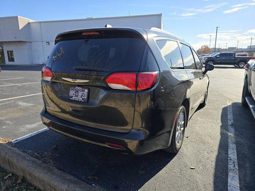 2021 Chrysler Voyager LXI