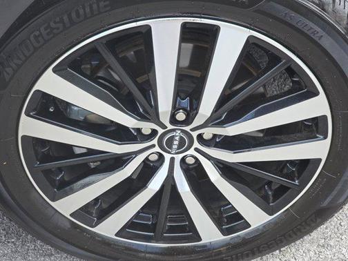 2023 Nissan Pathfinder Platinum 4WD