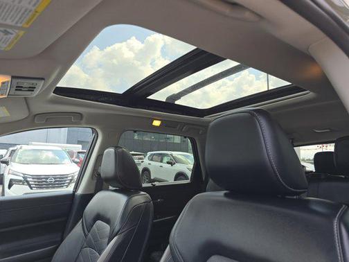 2023 Nissan Pathfinder Platinum 4WD