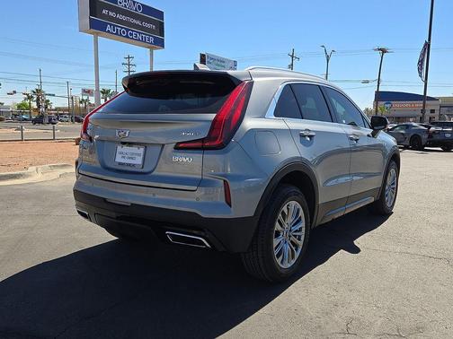 2025 Cadillac XT4 Premium Luxury