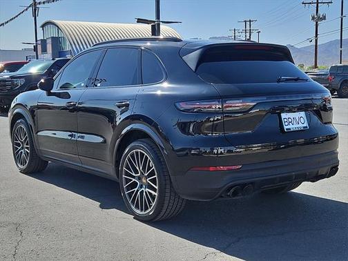 2021 Porsche Cayenne Base