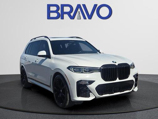 Alpine White 2022 BMW X7 xDrive40i