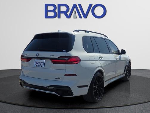 Alpine White 2022 BMW X7 xDrive40i