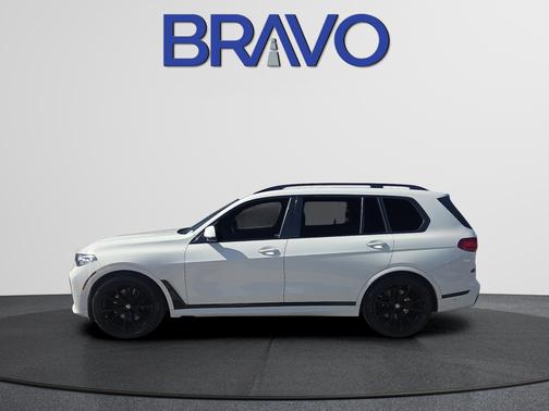 Alpine White 2022 BMW X7 xDrive40i