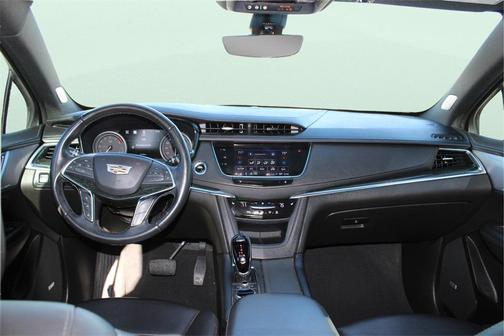 2022 Cadillac XT5 Premium Luxury