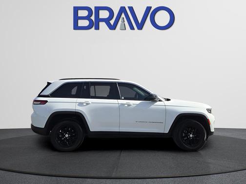 2024 Jeep Grand Cherokee Laredo