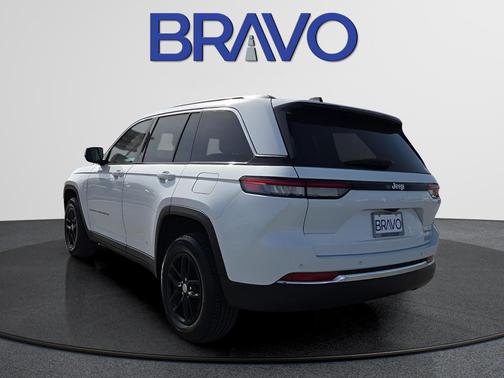 2024 Jeep Grand Cherokee Laredo