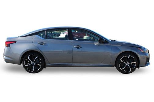 2023 Nissan Altima SR FWD
