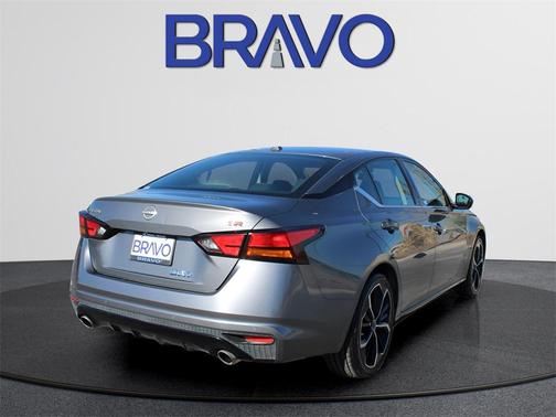 2023 Nissan Altima SR FWD