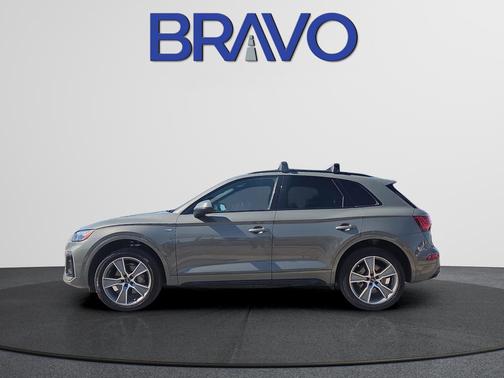 Mythos Black Metallic 2025 Audi Q5 45 S line Premium