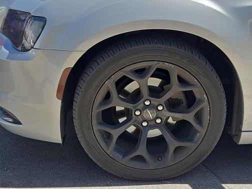 2019 Chrysler 300 Touring