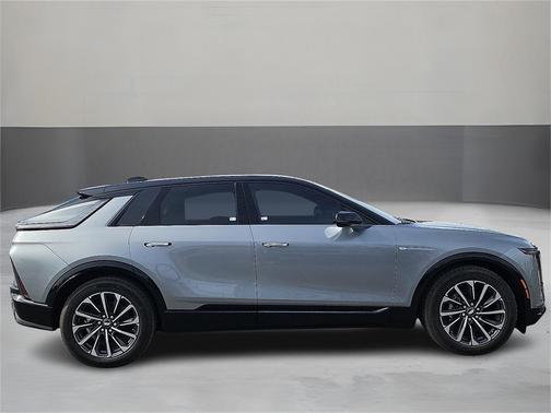 2025 Cadillac LYRIQ Sport