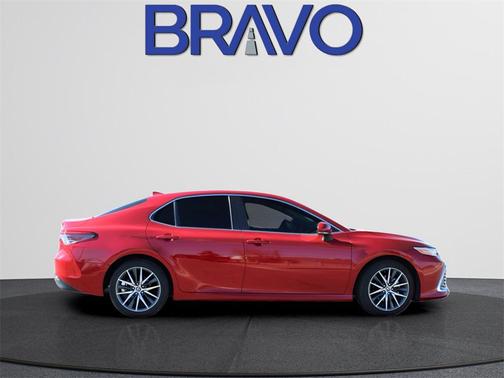 2024 Toyota Camry Hybrid XLE