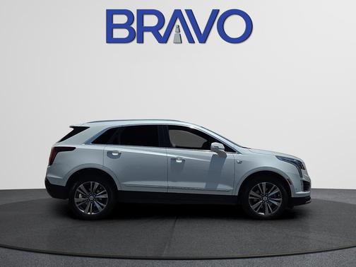 Crystal White Tricoat 2024 Cadillac XT5 Premium Luxury