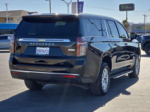 2024 Chevrolet Suburban LT