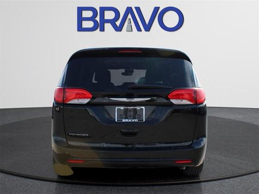 2025 Chrysler Voyager LX