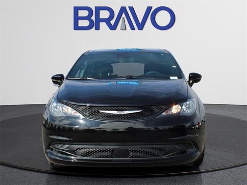 2025 Chrysler Voyager LX