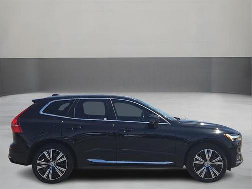 2022 Volvo XC60 B6 Inscription