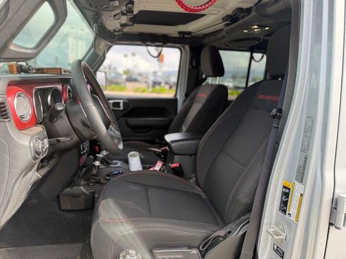 Silver Zynith Clearcoat 2023 Jeep Gladiator Rubicon
