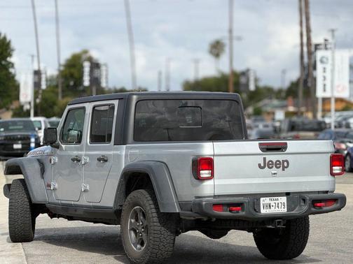 Silver Zynith Clearcoat 2023 Jeep Gladiator Rubicon