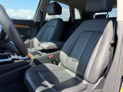 2022 Audi Q5 45 S line Premium