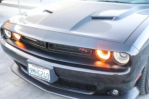 Pitch Black Clearcoat 2018 Dodge Challenger R/T Scat Pack