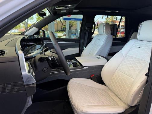 Crystal White Tricoat 2025 Cadillac Escalade V-Series