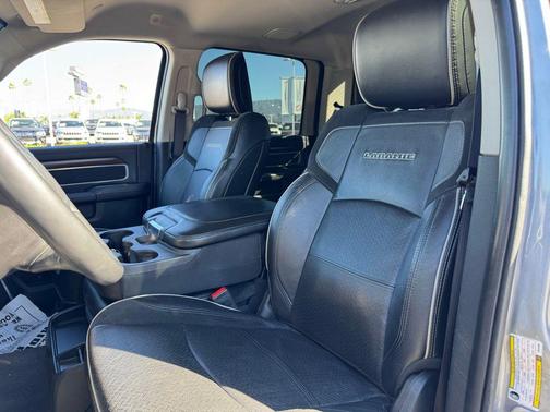 2024 RAM 2500 Laramie Crew Cab 4x4 6'4' Box