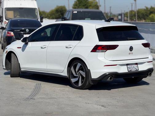 Opal White Pearl 2024 Volkswagen Golf GTI 2.0T S DSG