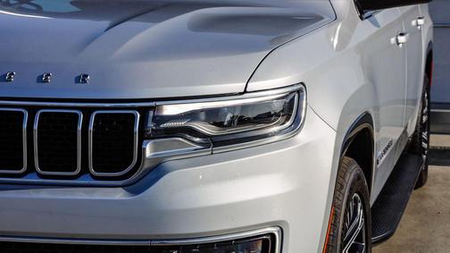 Silver Zynith 2024 Jeep Wagoneer L Series II 4x4