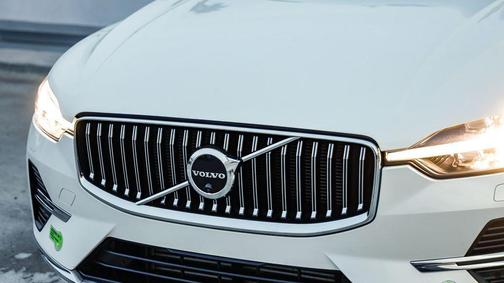 2023 Volvo XC60 Recharge Plug-In Hybrid T8 Ultimate Bright Theme