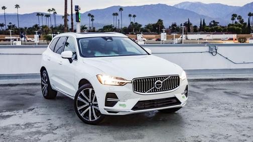 2023 Volvo XC60 Recharge Plug-In Hybrid T8 Ultimate Bright Theme