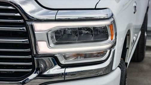 2023 RAM 2500 Laramie Crew Cab 4x4 6'4' Box