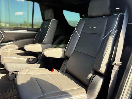 2025 Cadillac Escalade Sport