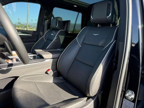 2025 Cadillac Escalade Sport