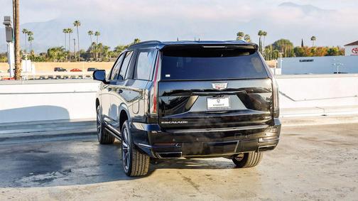 2025 Cadillac Escalade Sport