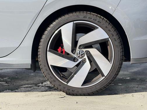 2024 Volkswagen Golf GTI 2.0T S DSG