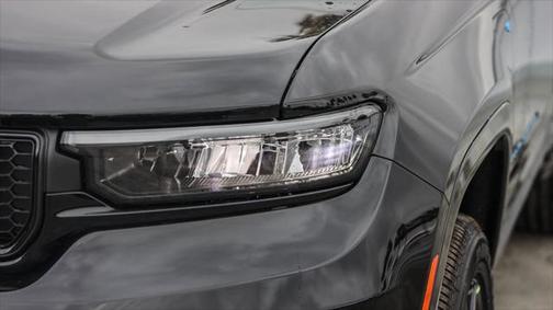 2025 Jeep Grand Cherokee 4xe Anniversary Edition