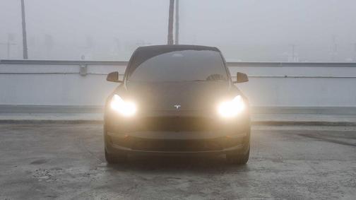 2024 Tesla Model Y Standard Range