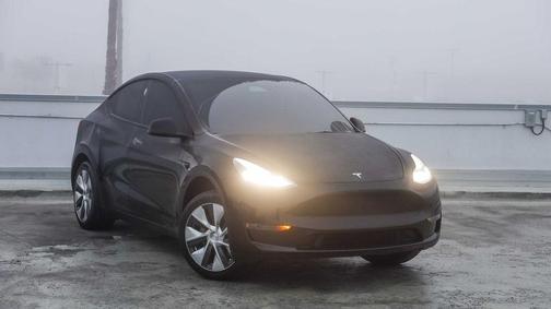 2024 Tesla Model Y Standard Range