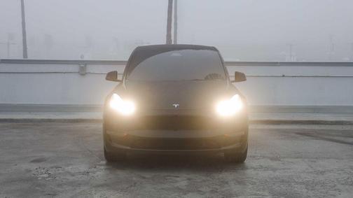 2024 Tesla Model Y Standard Range