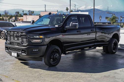 2026 RAM 3500 Tradesman Crew Cab 4x4 8' Box