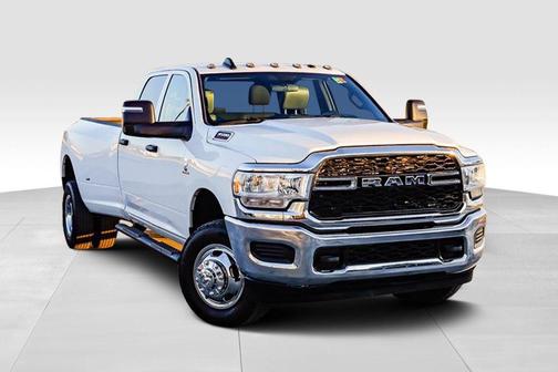 2024 RAM 3500 Tradesman Crew Cab 4x4 8' Box